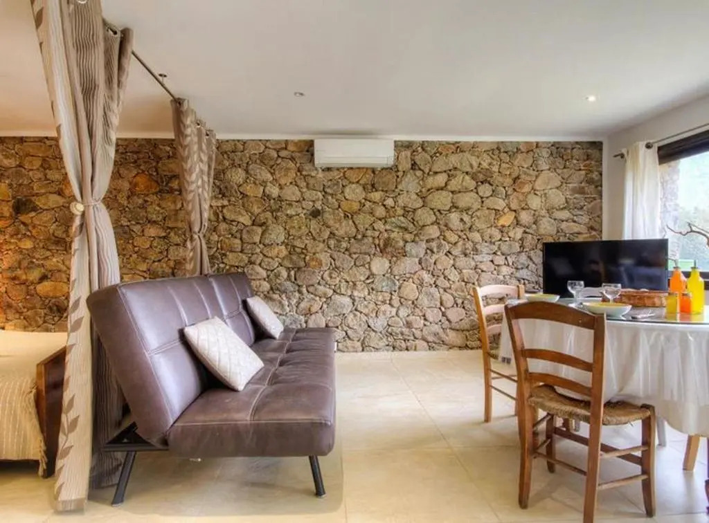 Studio avec jardin amenage et wifi a Moltifao