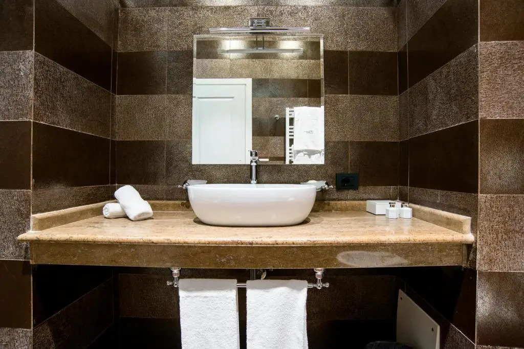 Via Veneto Suites