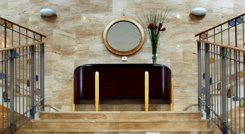 Hotel 365