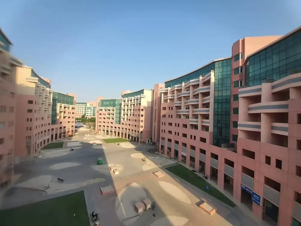 Lovely Studio With Balcony And Free Parking
