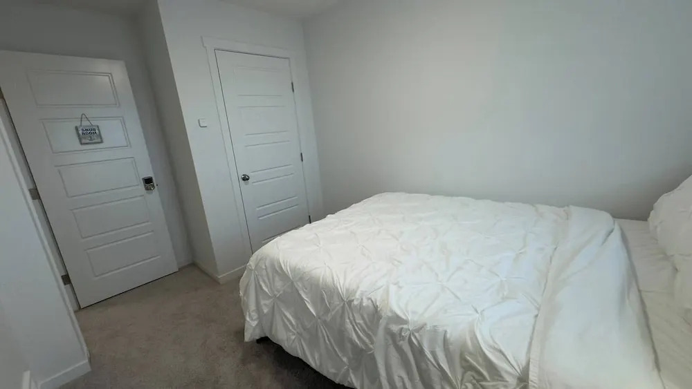 3BR Family House in NE Edmonton