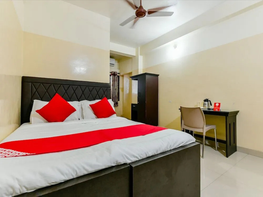 Oyo 23115 Hotel Saravana