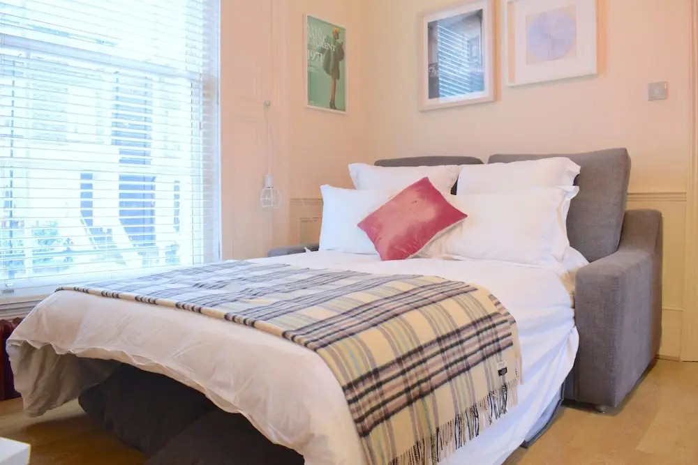 Studio Apartment in Camden Sleeps 2