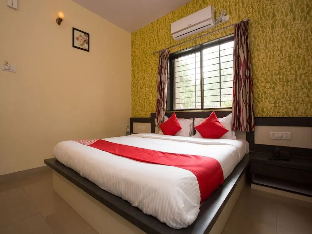 OYO 12260 Traveler's inn