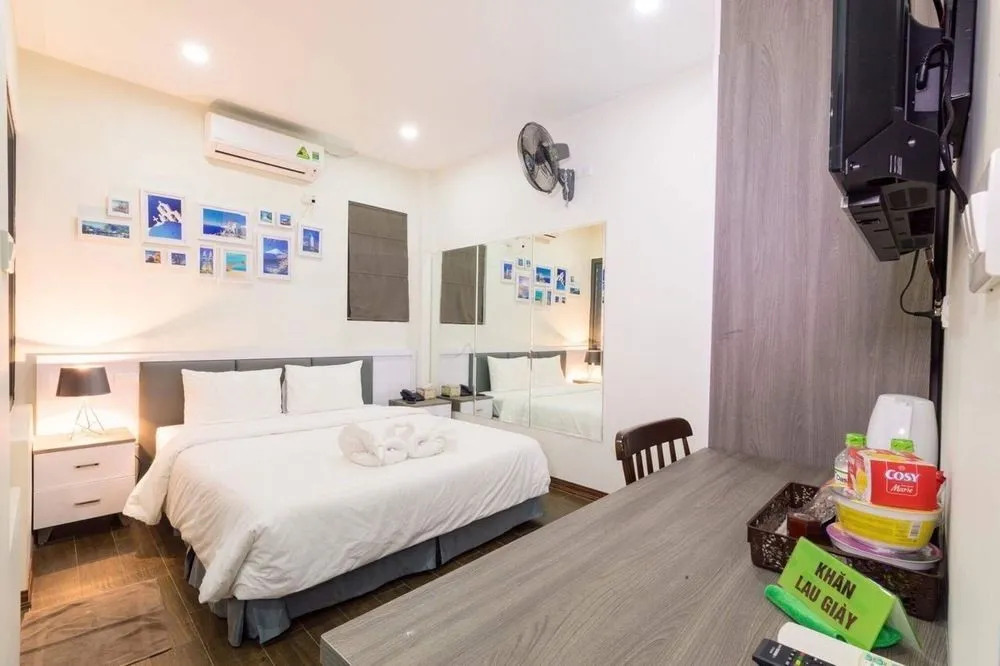 Lily Hotel