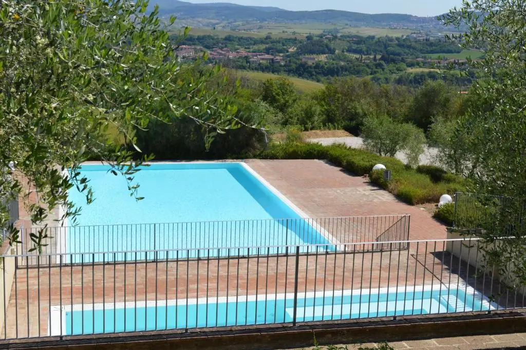 Luxurious Holiday Home With Private Patio, Tuscany, With Panoramic Swimming poo