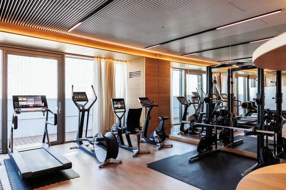 Skyline Suite - Danube-View Balcony&Pool