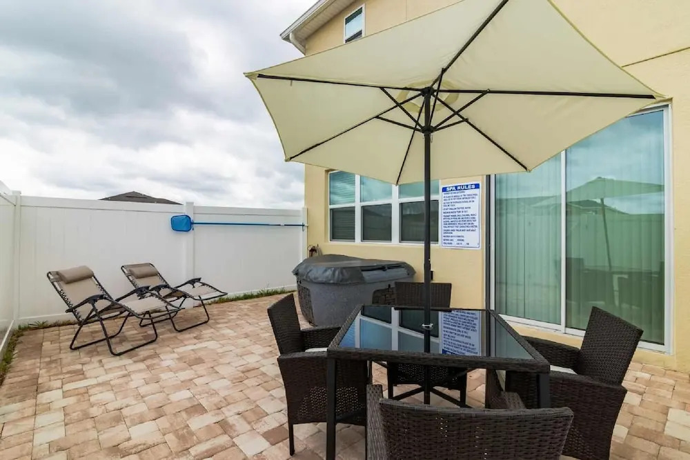 5131 Compass Bay