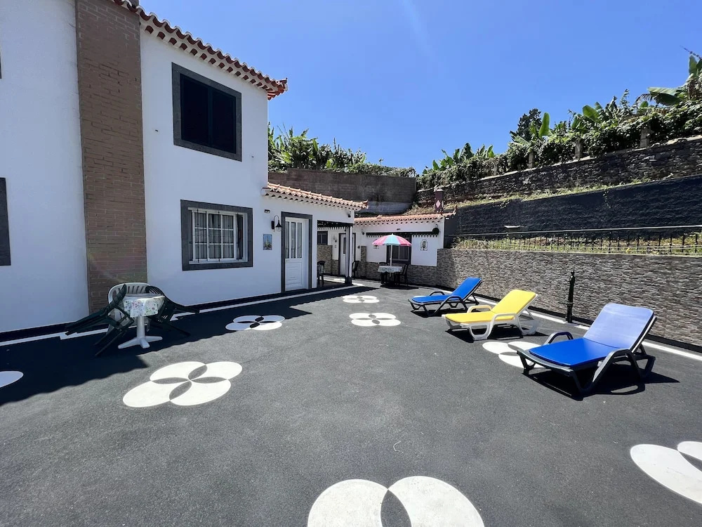 Classic Tranquil Madeiran 4-Bedroom Villa Funchal
