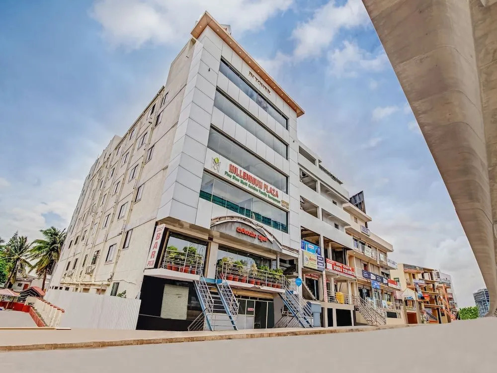 Отель Collection O Millennium Plaza