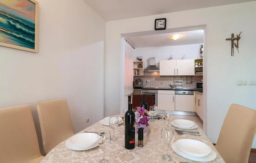 Stunning Home in Stanici With Wifi and 3 Bedrooms