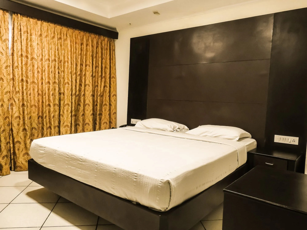 Emarald Hotels