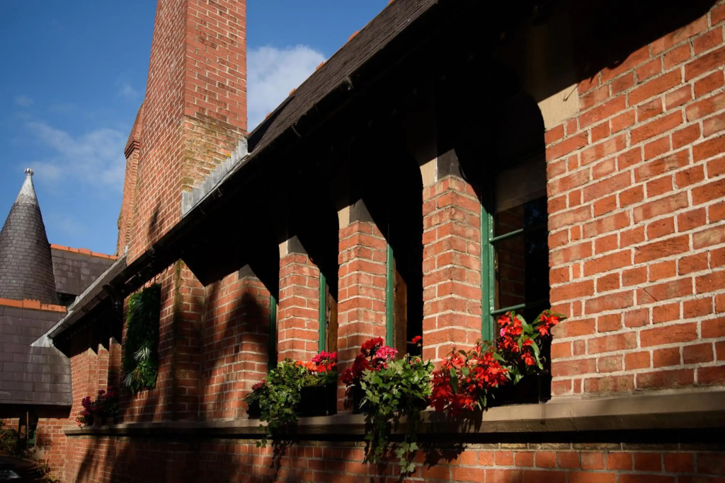 Schoolhouse Hotel