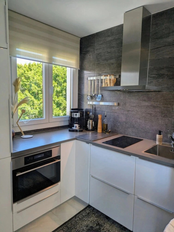 Pin4.1 - Beachfront 1BR Near Port & Beach