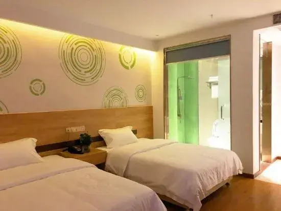 GreenTree Inn Express Hotel (Lianjiang Jiuzhoujiang Avenue North Branch)