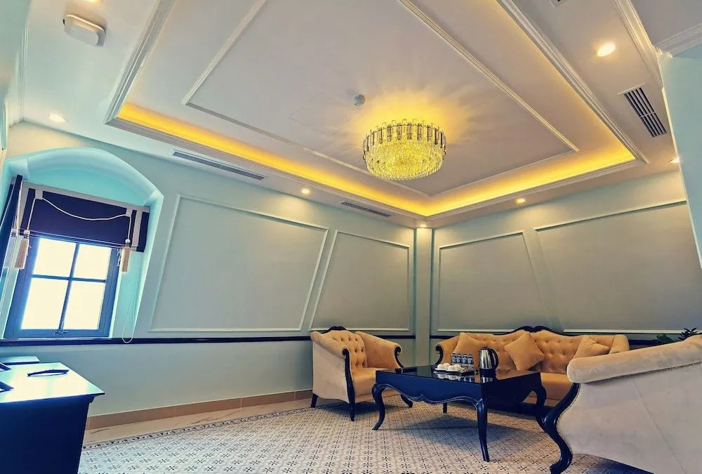 Dragon Hotel