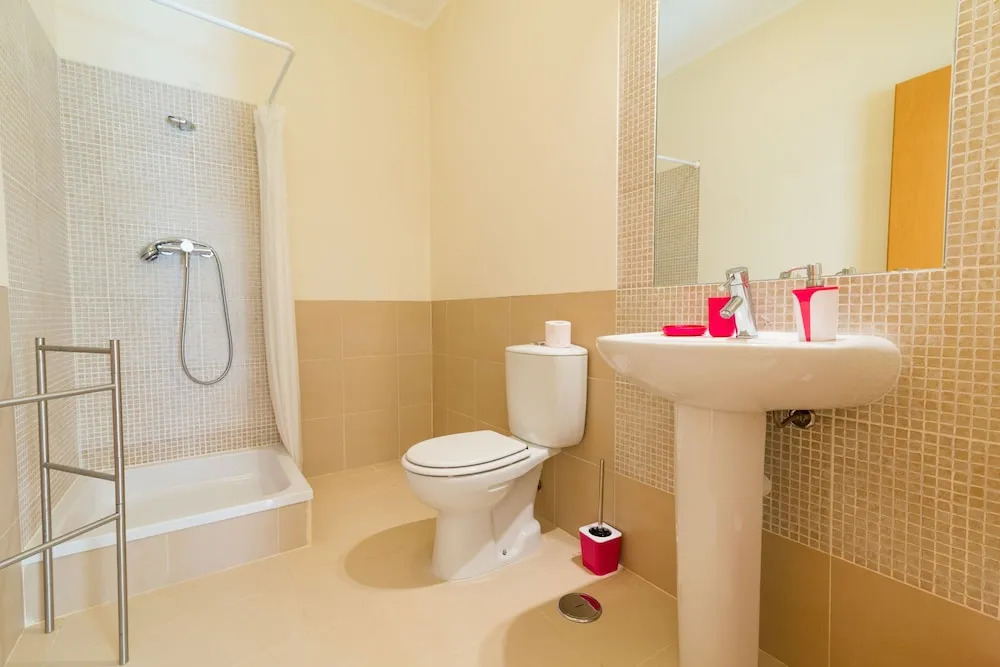 15min walk to Cabanas center, Pool, Wifi, Bbq and air-conditioning