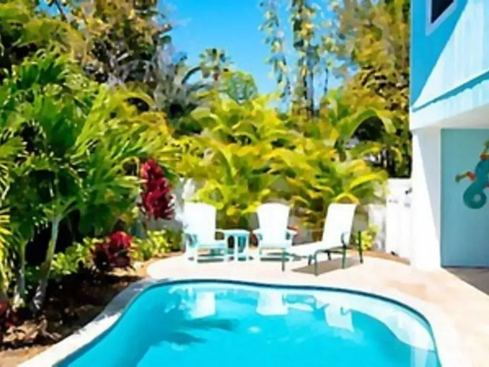 Holly Hideaway