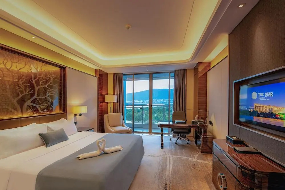 Star Lake Hotel