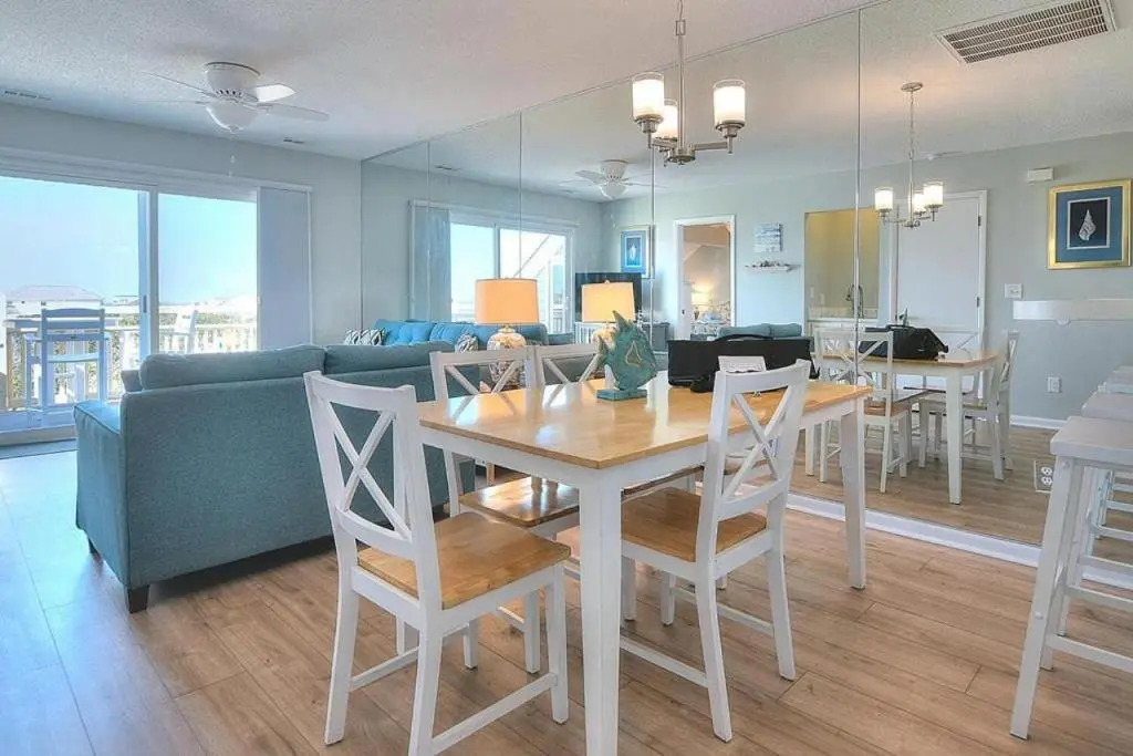 Oak Island Beach Villa 1609 - The Captains Perch