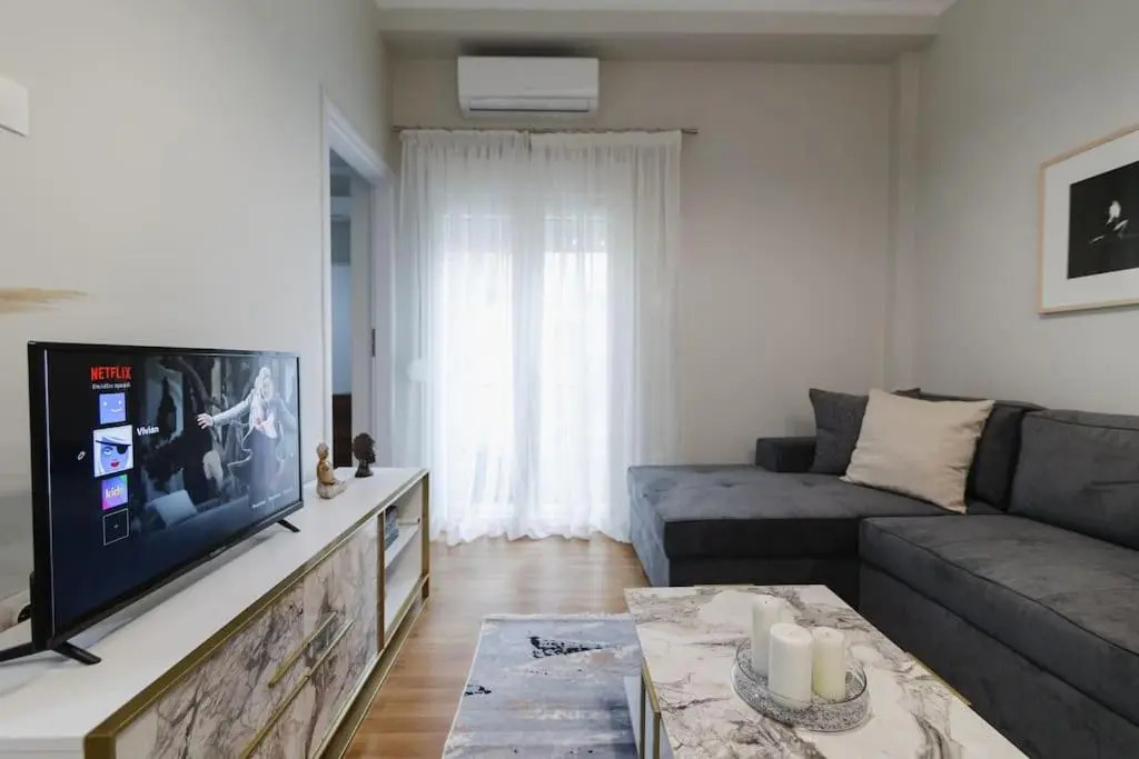 Vivian's cozy apartment