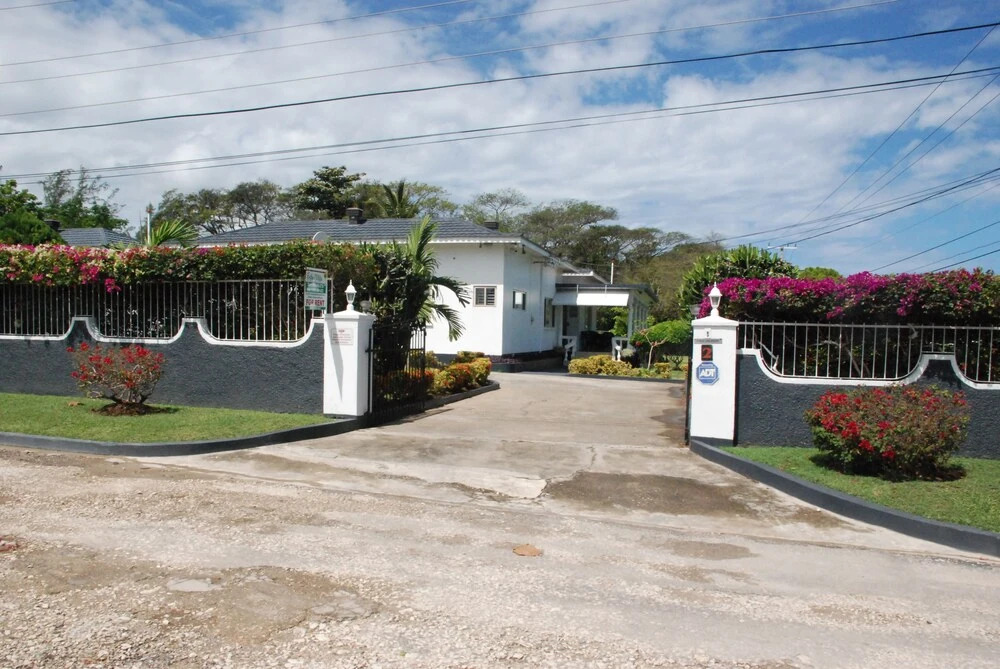 Eslyn Villa
