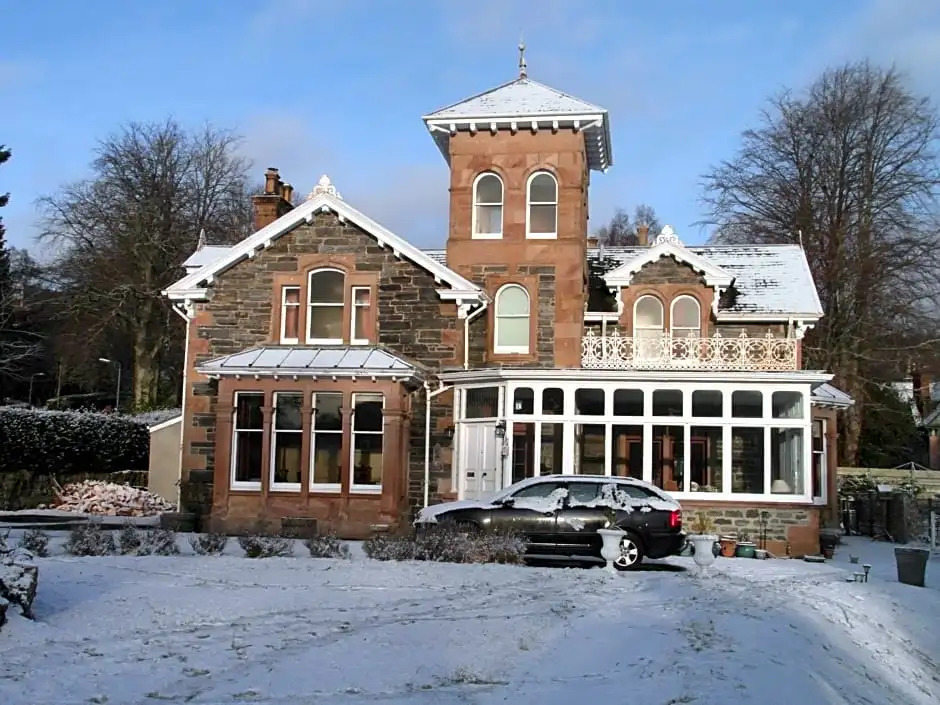 Holly Lodge