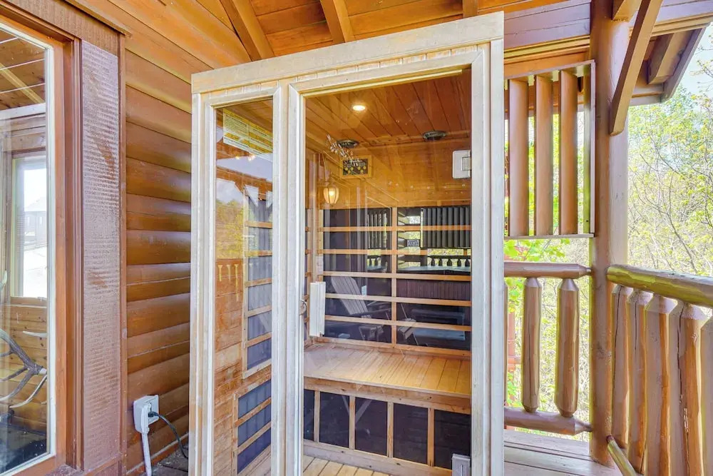 'mountain Dreams' Cabin: Hot Tub, Sauna & Views!