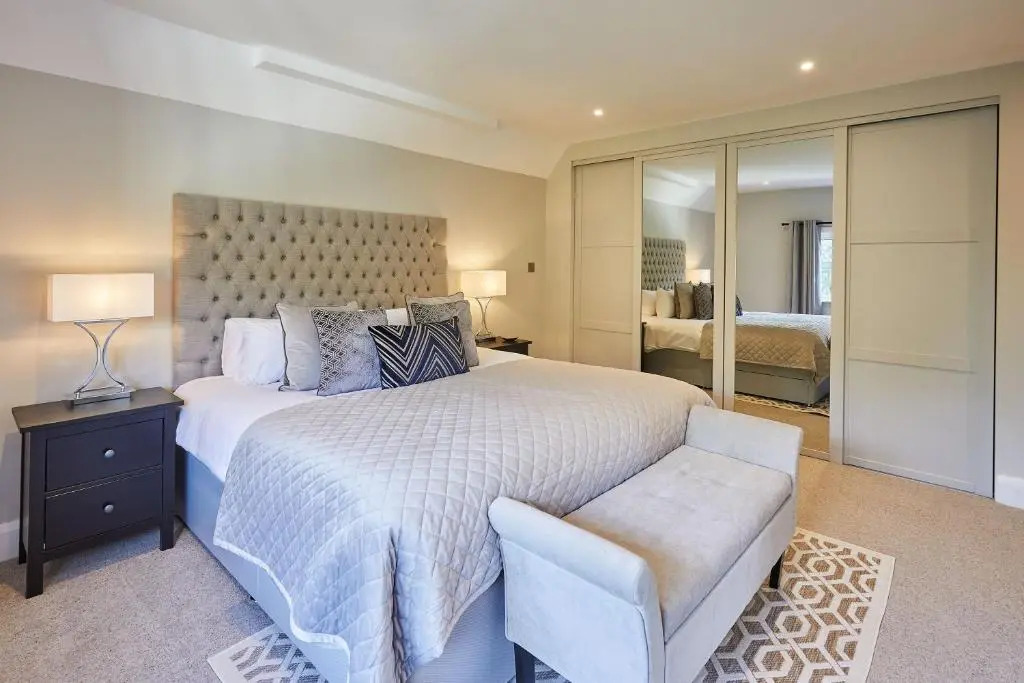 Host Stay White Lodge