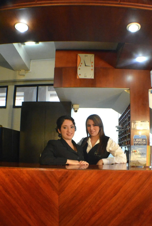Hotel Castell - Cerca Del Aeropuerto