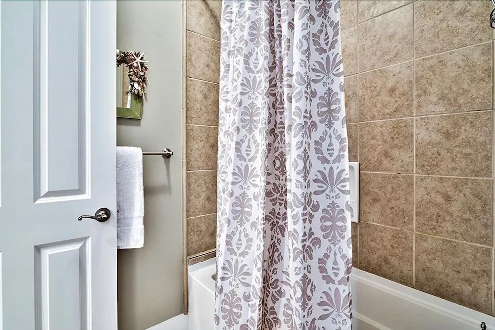 DESTIN BEACH THERAPY 4 Bedroom Holiday Home by Five Star Properties