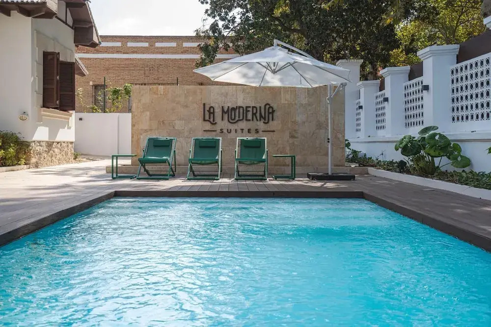 La Moderna Suites