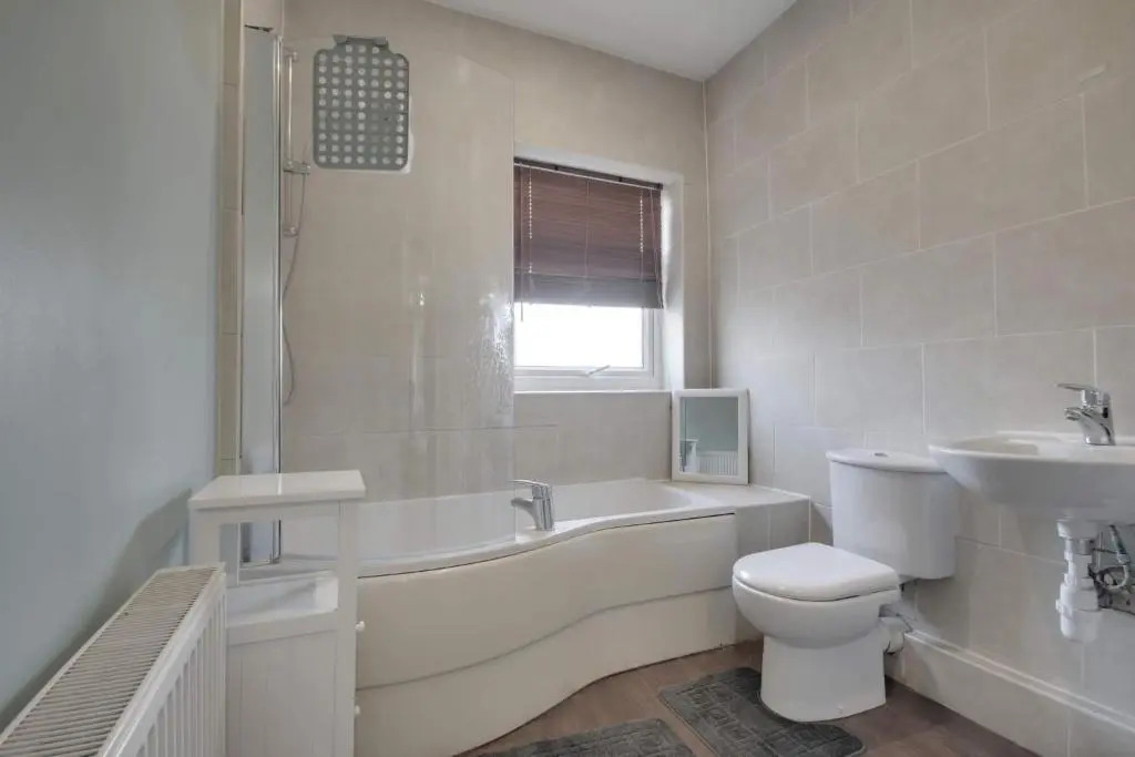 HILLTOP PLACE SUITES near MEADOWHALL