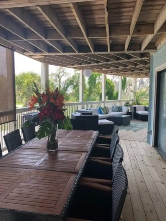 Seas The Day 5 Bedroom Home