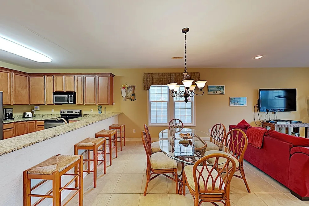 Changes In Attitude: Beach W/ Pool 4 Bedroom Duplex