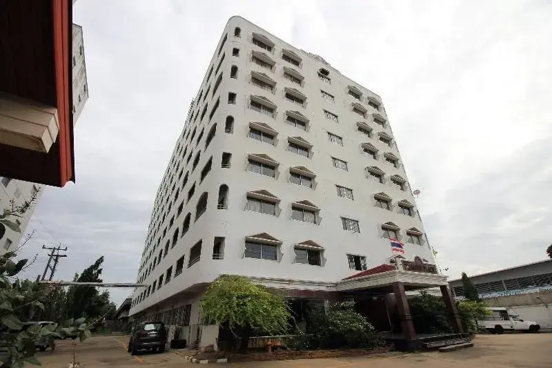 OYO 247 Diamond Place