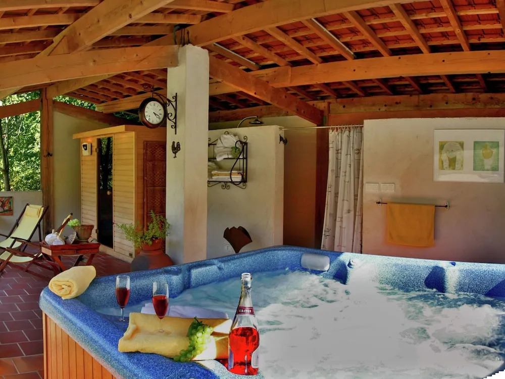 Luxurious Mansion in Souillac With Swimming Pool