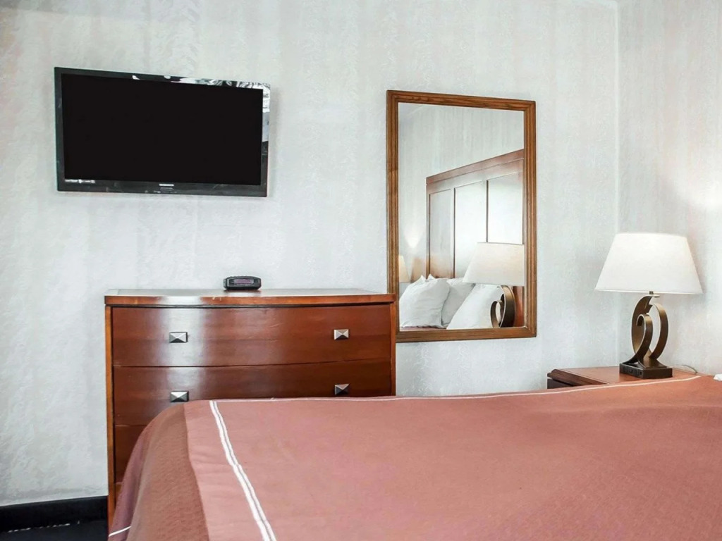 Rodeway Inn & Suites Niagara Falls