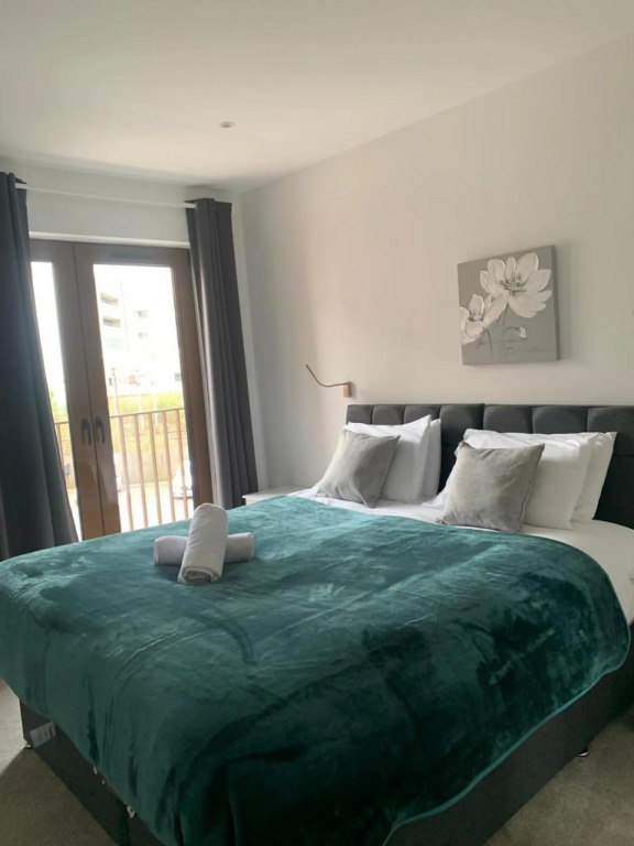 St Albans Luxury Apartment , 5 mins Walk to the Station - 18mins to Central London, Free WiFi &