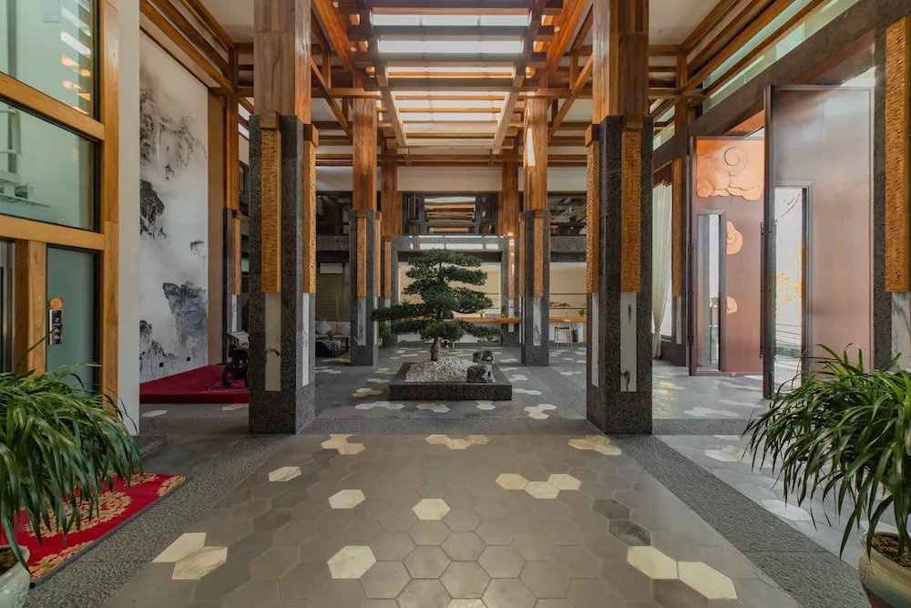 LiuHeYunYan Hotel.Dali
