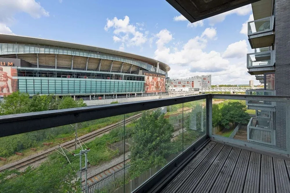 Stunning 2 Bed Apt W/balcony nr Islington