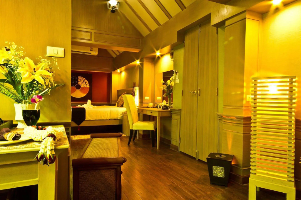 Khum Jao Luang boutique