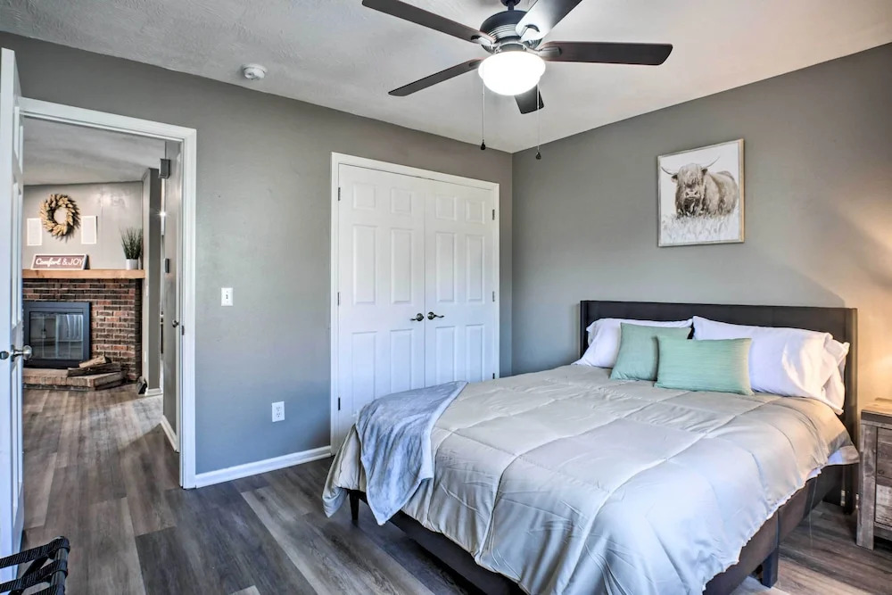 Family-friendly Springfield Home w/ Yard!