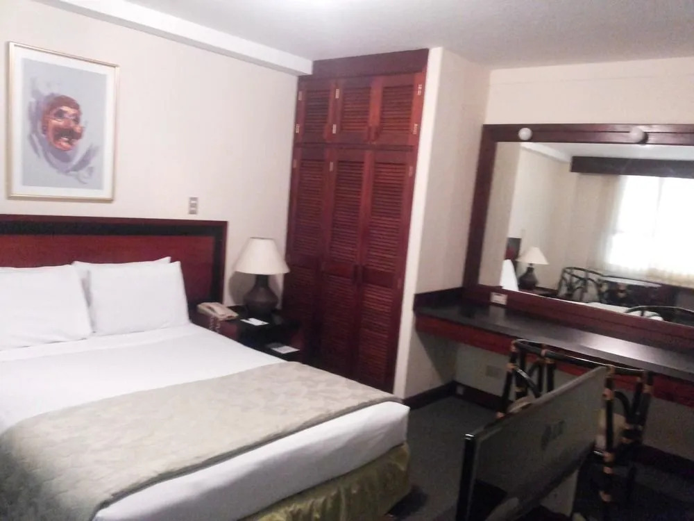Apart-Hotel Suites Reforma