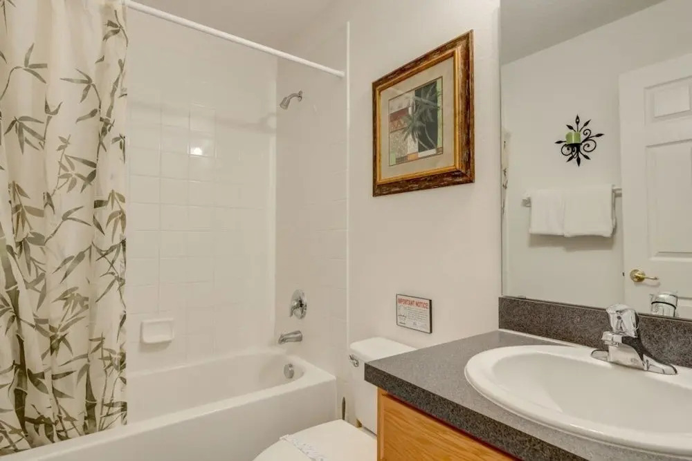 South Facing Pool No Rear Neighbors Game Room! 5 Bedroom Home