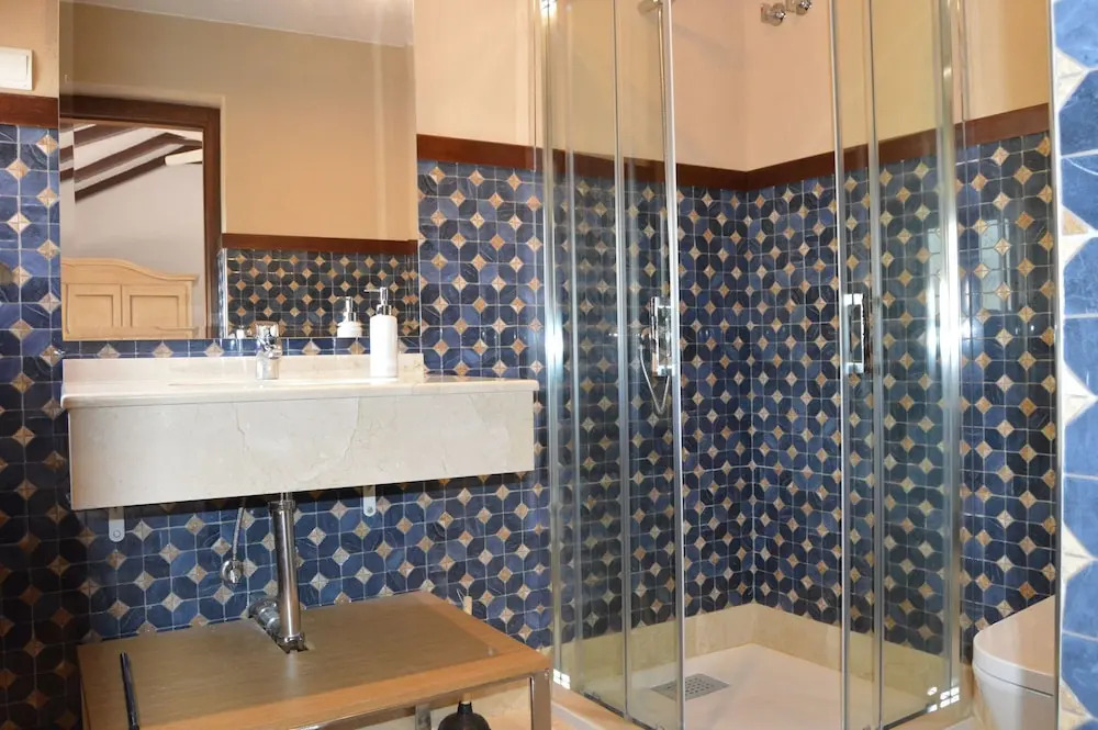 Beachfront villa protected private pool 4 bedrooms Marbella