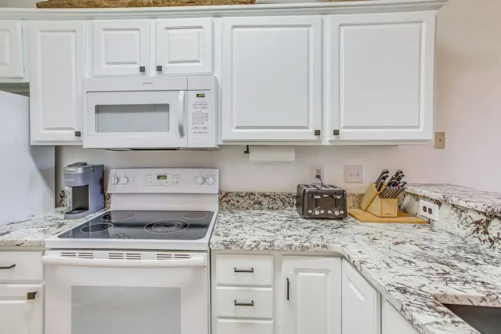 Golf Course View & Pool Access: River Oaks Condo