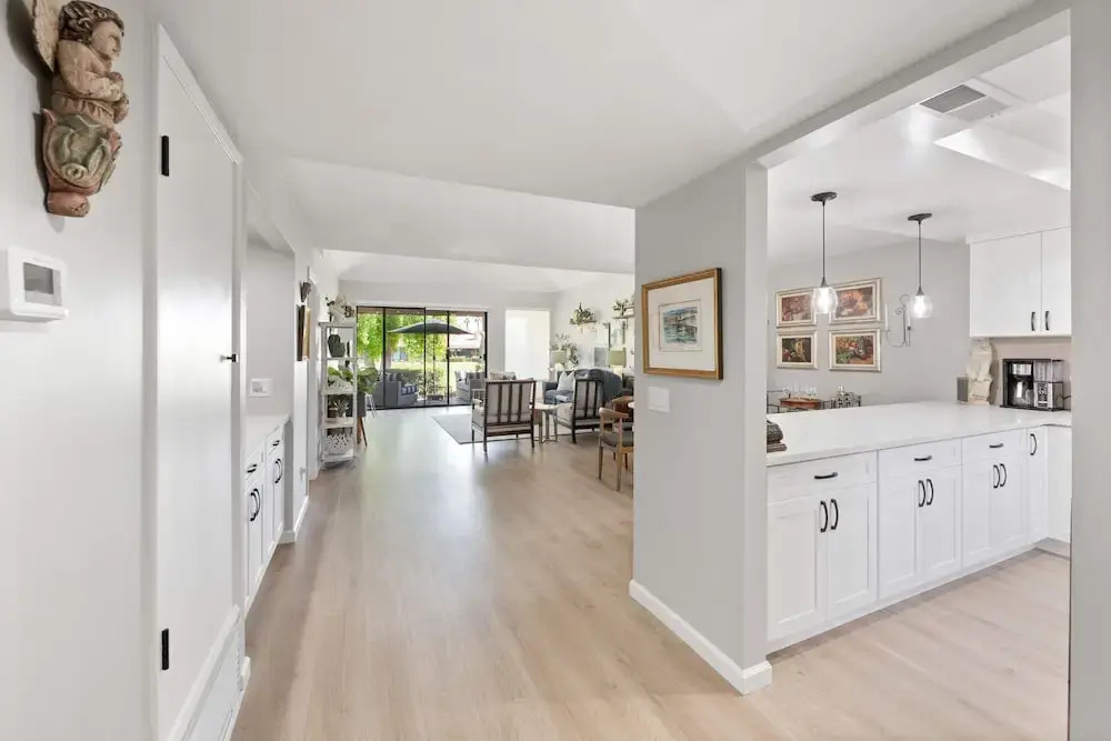 Designer Seville Condo w Golf Mountain Views
