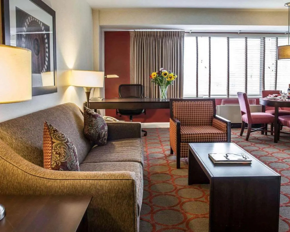 The Virginian Suites, an Ascend Collection hotel