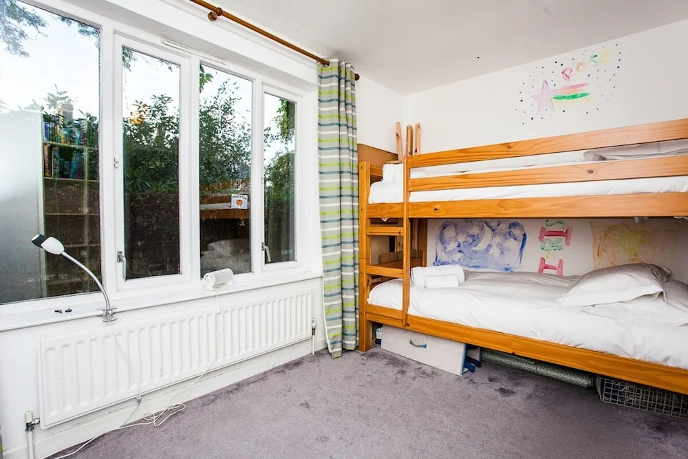 Charming Peaceful 2 Bed with Parking and Garden